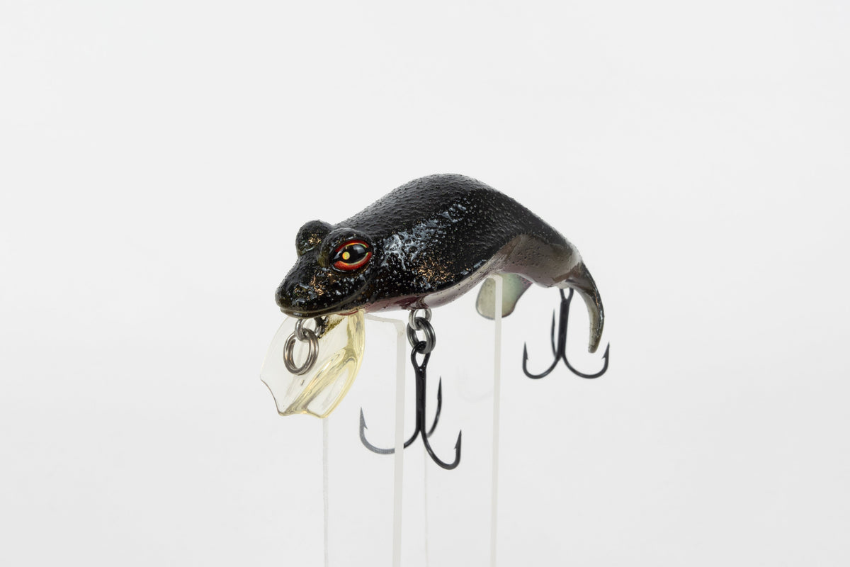 Megabass Type-X - 2005 model - Bell Frog colour - Discontinued rare fishing lure, new in original packaging. Front close up view of lure. 
