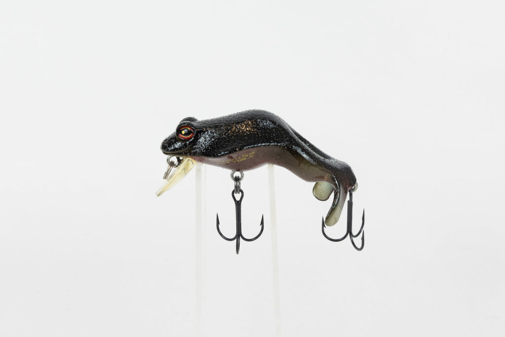 Megabass Type-X - 2005 model - Bell Frog colour - Discontinued rare fishing lure, new in original packaging. Left side view of lure. 