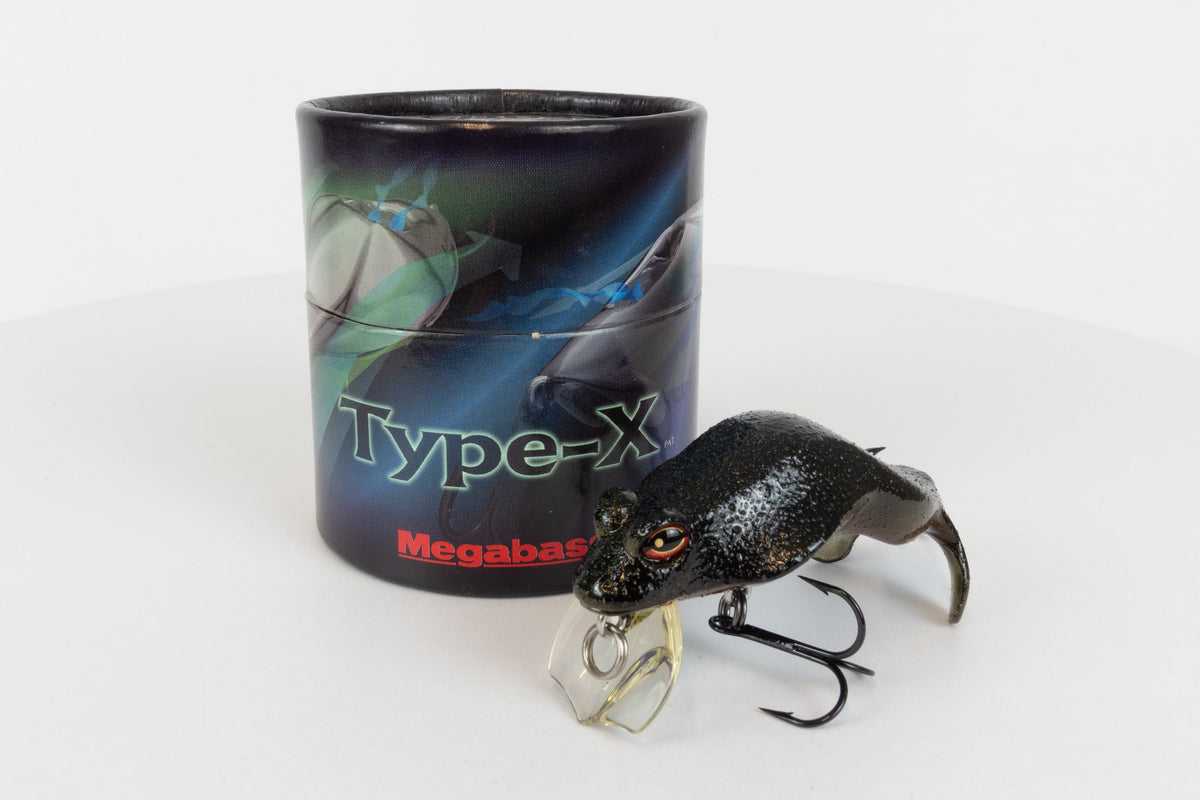 Megabass Type-X - 2005 model - Bell Frog colour - Discontinued rare fishing lure, new in original packaging. Front view of lure next to packaging. 