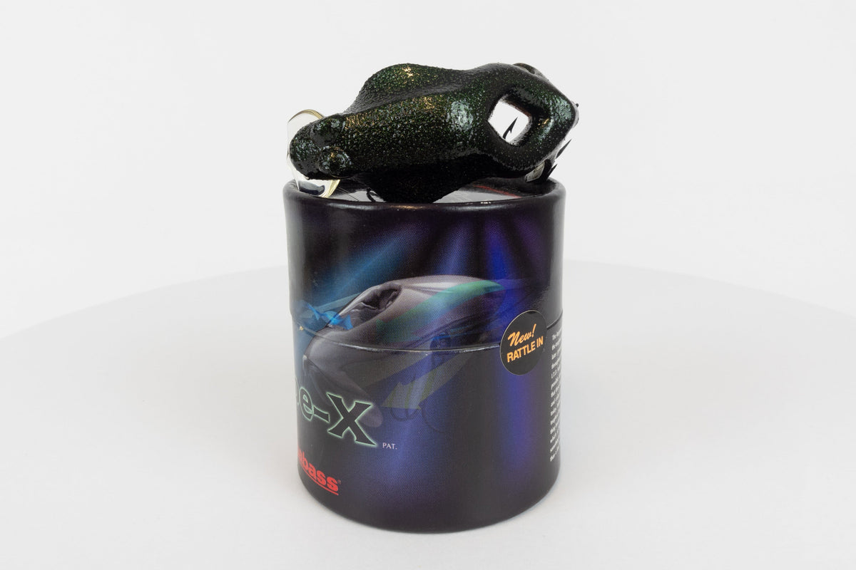 Megabass Type-X - 2005 model - Bell Frog colour - Discontinued rare fishing lure, new in original packaging. Back view of lure on packaging. 