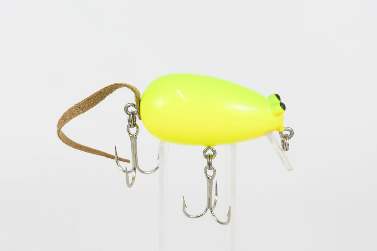 Roly-Poly - Handmade Japanese surface crankbait - Chartreuse colour, side view of fishing lure