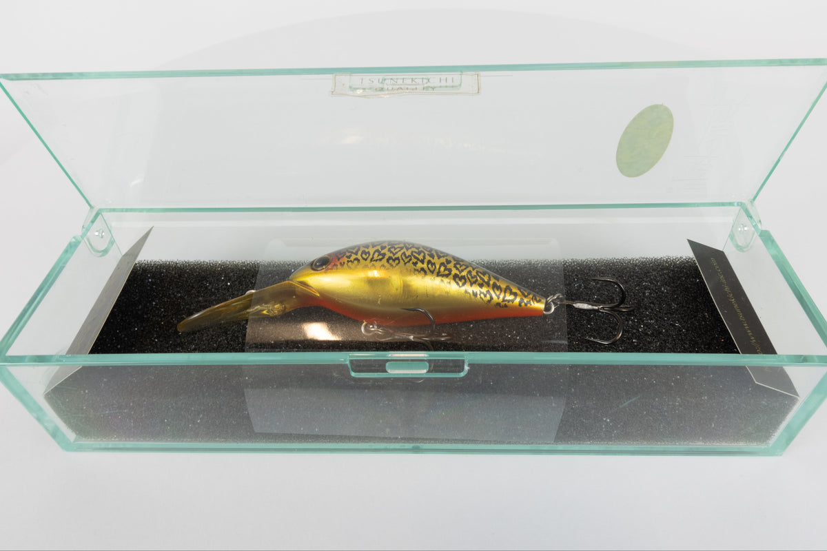 Tsunekichi Co Hama Crank 55MR - Kinkaku - Kyoto Exclusive, discontinued fishing lure new in original packaging, side view.