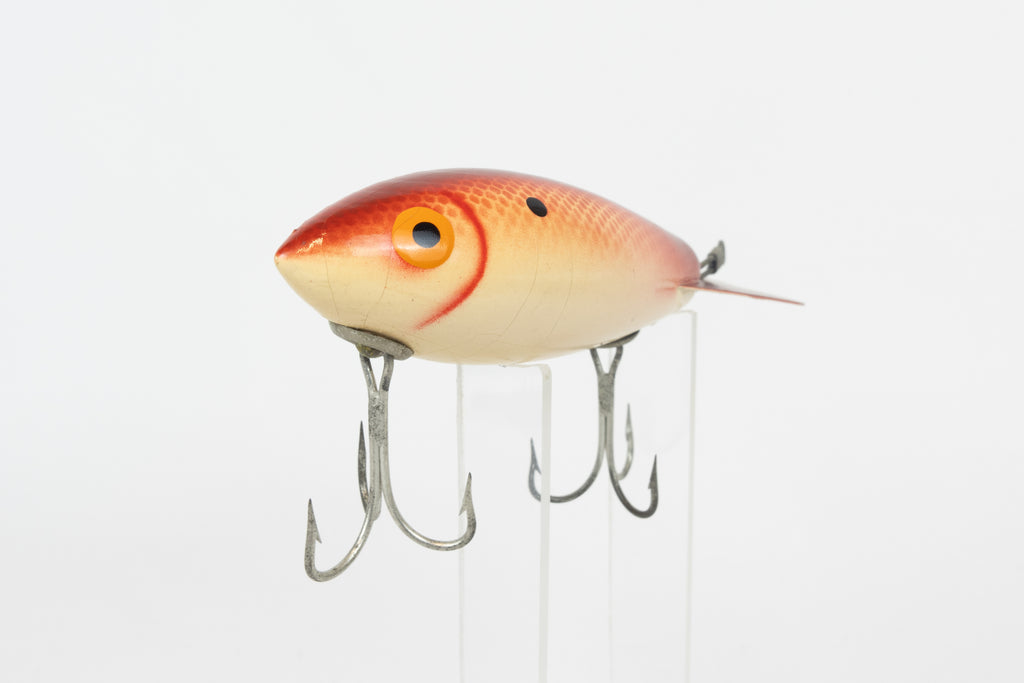 Bomber Bait Co. Bomber 500 series - 518 - vintage American fishing lure, near new condition in original packaging (aged),  rear view of lure.