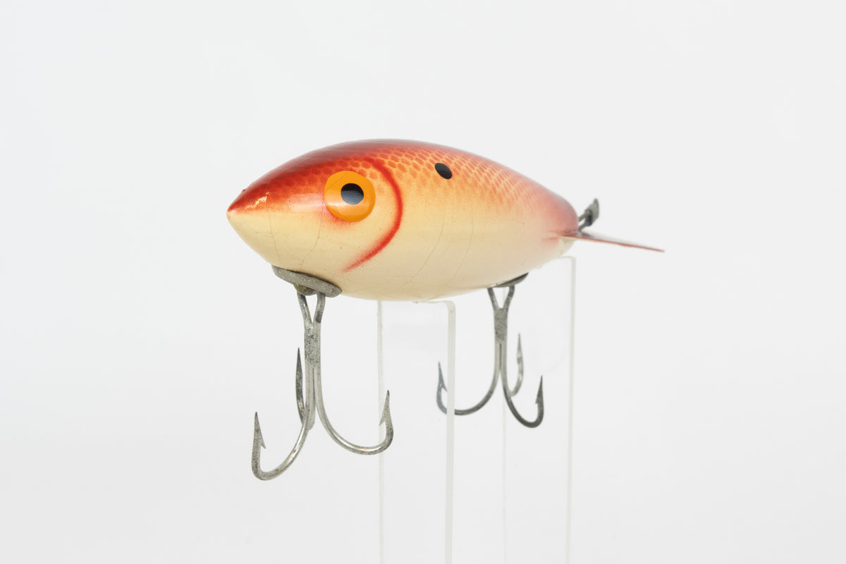 Bomber Bait Co. Bomber 500 series - 518 - vintage American fishing lure, near new condition in original packaging (aged),  rear view of lure.