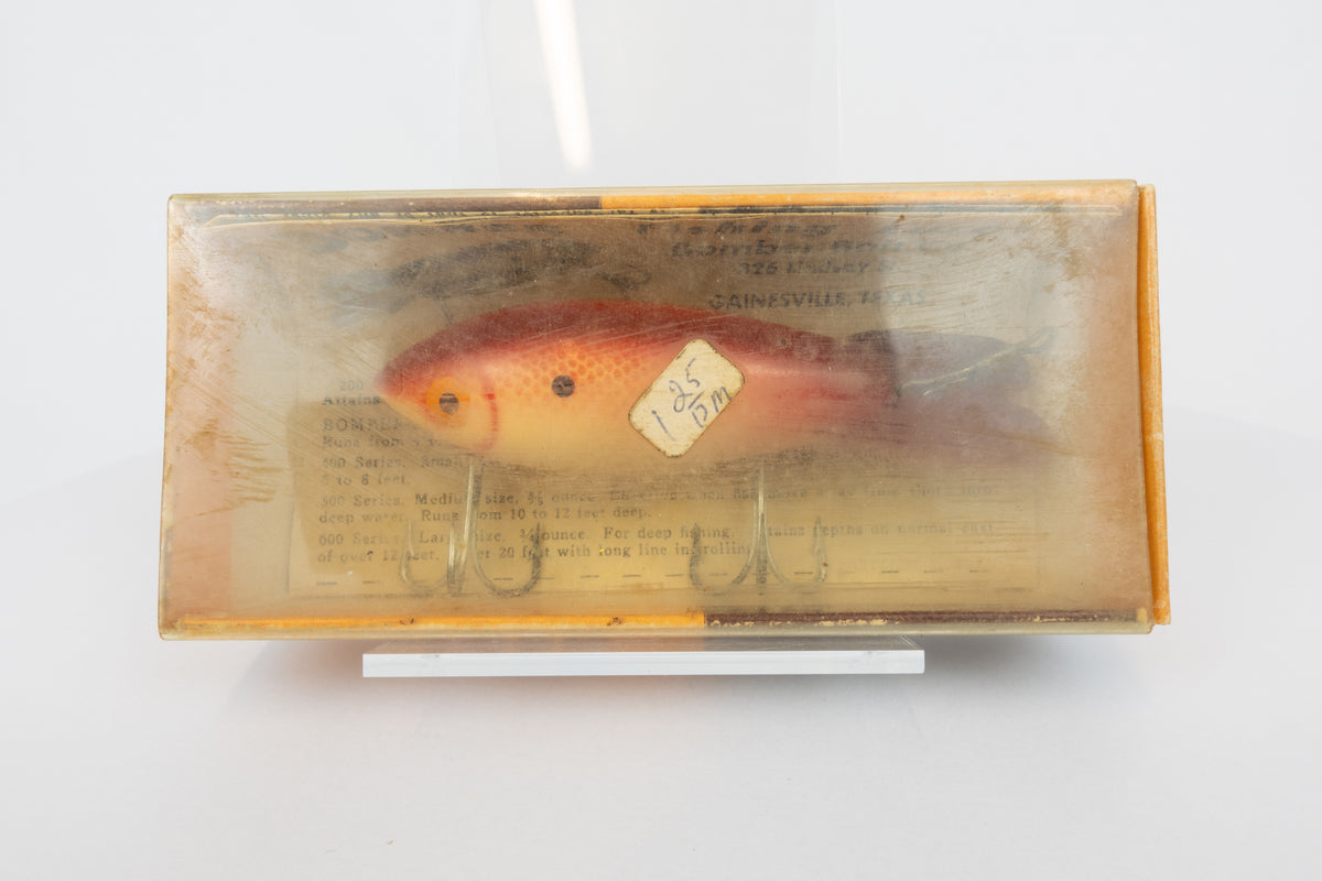 Bomber Bait Co. Bomber 500 series - 518 - vintage American fishing lure, near new condition in original packaging (aged), top view of lure box.